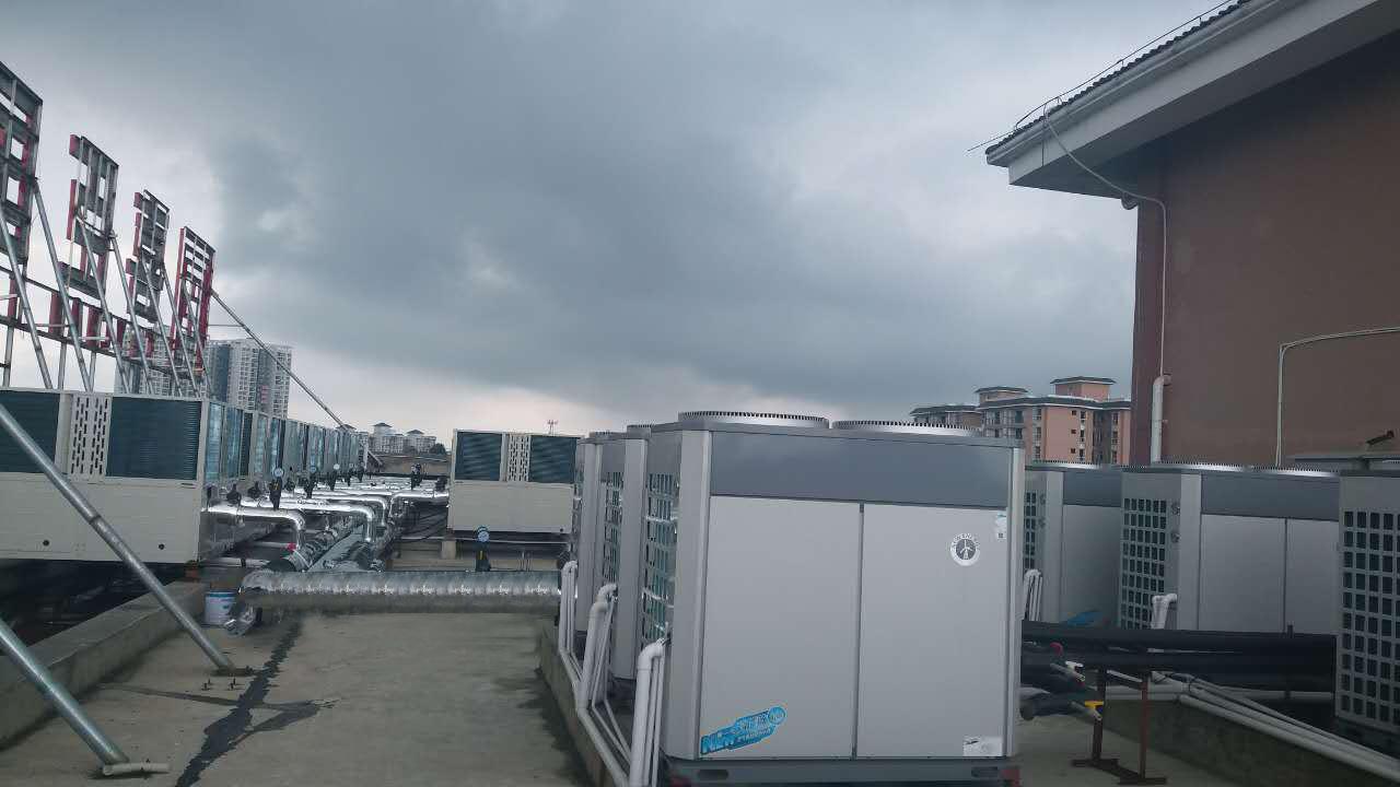 贵州威宁喜臣大酒店接纳欧亚国际app空气能热泵机组